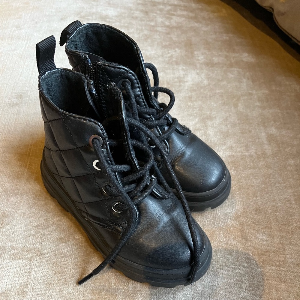 Kids Black quilted combat boots